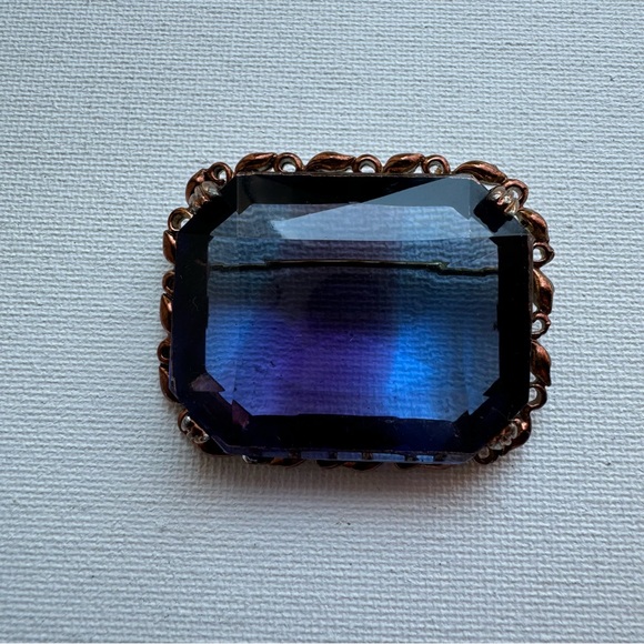Vintage Sapphire Blue Faceted Glass Brooch - Picture 11 of 14